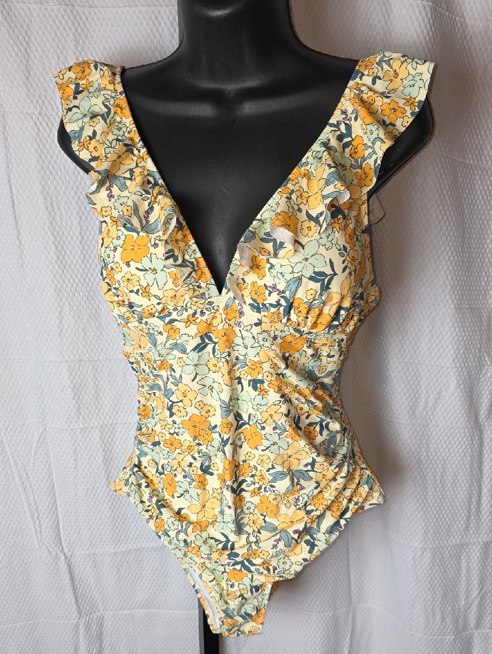 Cupshe Yellow Floral Ruffle V-Neck Swimsuit Size Large
